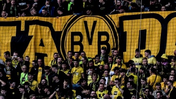 «Balls for Balls»: Η Ντόρτμουντ βάζει «γκολ» στον καρκίνο των όρχεων πριν το ματς με τη Μάιντς
