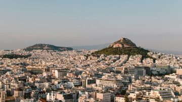 Η ανάπτυξη άλλων κλάδων της οικονομίας παράλληλα με τον τουρισμό