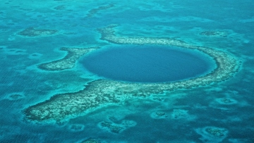 Βρέθηκε η βαθύτερη μπλε τρύπα των ωκεανών: Το φαινόμενο που προβληματίζει τους ειδικούς