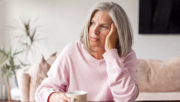 Άνοια: 6 συμπεριφορές στη μέση ηλικία που σχετίζονται με αύξηση του κινδύνου πάνω από 50%
