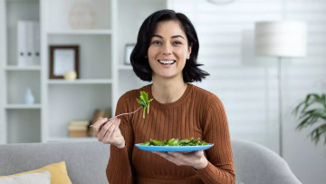 Τι αλλάζει πραγματικά με τη «νέα πυραμίδα» διατροφής των ΗΠΑ – Ο διαιτολόγος εξηγεί
