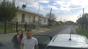 Έριχναν με όπλα και το διαφήμιζαν στο TikTok: Οι διαρρήξεις με τη λεία των 400.000 ευρώ και νέα βίντεο από τη δράση τους