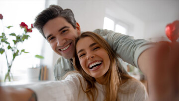 Τι συμβαίνει στο σώμα μας όταν ερωτευόμαστε και όταν χωρίζουμε