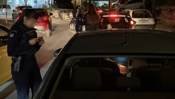 Εξόρμηση της Τροχαίας στο Ίλιον: Αφαιρέθηκαν 8 άδειες κυκλοφορίας και ακινητοποιήθηκαν 14 οχήματα
