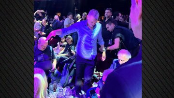  Ομπράντοβιτς και Γιασικεβίτσιους τα «έσπασαν» στα μπουζούκια, δείτε βίντεο και φωτογραφίες