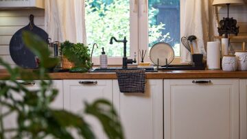 Το ντουλάπι του νεροχύτη: Τα λάθη που κάνουμε όλοι στην οργάνωση του