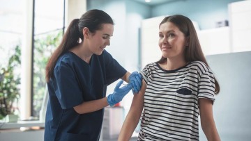 Μελάνωμα: Εμβόλιο mRNA σε συνδυασμό με ανοσοθεραπεία μειώνει σημαντικά τις υποτροπές
