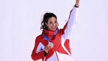 Χορός εκατομμυρίων για την Αϊλίν Γκου: Ποια είναι η σκιέρ που αρνήθηκε την αμερικανική υπηκοότητα και πλούτισε αγωνιζόμενη για την Κίνα