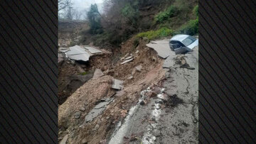 Σαρώνουν την χώρα οι ισχυροί άνεμοι και  η αφρικανική σκόνη: Μεγάλες ζημιές από κατολισθήσεις και πλημμύρες σε Ήπειρο και Πελοπόννησο, δείτε βίντεο