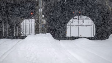 Τρένο με 29 επιβάτες εκτροχιάστηκε στην Ελβετία μετά από χιονοστιβάδα, πέντε άτομα τραυματίστηκαν