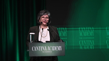 Νανά Δαρειώτη: «Η παράδοση είναι ρίζα και μνήμη – η βιωσιμότητα αναγκαιότητα»