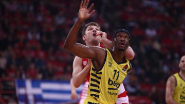 Το σχόλιο του Βεζένκοβ για τη μεταγραφή του Χέιζ Ντέιβις στον Παναθηναϊκό 