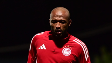 Το νέο look του Ελ Κααμπί: Ξύρισε το κεφάλι του ο Μαροκινός φορ του Ολυμπιακού, φωτογραφίες 