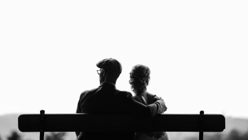 Τα ζευγάρια που είναι «πραγματικά κοντά» χρησιμοποιούν αυτές τις φράσεις όταν μιλούν ο ένας για τον άλλον
