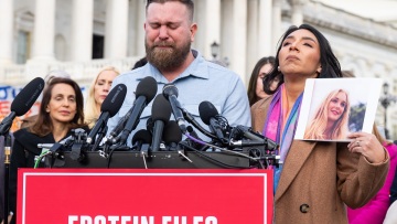 Βιρτζίνια Τζιουφρέ: Κατήγγειλε τον τέως πρίγκιπα Άντριου και βρέθηκε νεκρή - Τι είπε ο αδερφός της σε συνέντευξη Τύπου