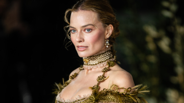 Brontë Blush: Η τάση στο μακιγιάζ που αποπνέει φρεσκάδα και θα βλέπουμε παντού την άνοιξη
