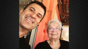 Η συγκινητική ανάρτηση του Παναγιώτη Στάθη για τον θάνατο της μητέρας του: Ήταν ο μοναδικός ήρωας που γνώρισα