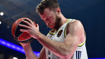 Τεράστιο πλήγμα για τη Φενέρ: Χάνει έως και δύο μήνες τον Μέλι 