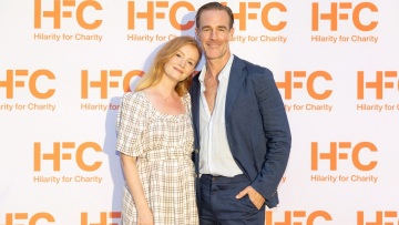 Τζέιμς Βαν Ντερ Μπικ: Ανανέωσε όρκους με τη σύζυγό του λίγες μέρες πριν από τον θάνατό του