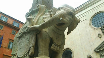 Βανδάλισαν ιστορικό γλυπτό στη Ρώμη: Άγνωστοι έσπασαν τον χαυλιόδοντα του «Μικρού Ελέφαντα», δείτε βίντεο