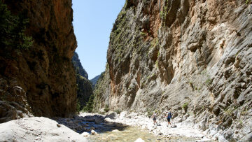 4 μαγευτικά φαράγγια της Ελλάδας που θα σας κάνουν να περπατάτε ασταμάτητα