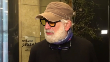 Ο Πέτρος Φιλιππίδης πήγε να δει τον γιο του στο θέατρο και τον περίμενε δημοσιογράφος: «Με τι θα είστε ευχαριστημένοι; Τι να σας πω;»