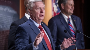 Πρωτοφανές περιστατικό με τραμπικό γερουσιαστή: Πρόσβαλε κατά πρόσωπο την πρωθυπουργό της Δανίας, την αποκαλούσε «κυρούλα»
