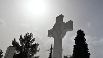 Εκταφή 150 σορών στην Καβάλα επειδή δεν ολοκληρώθηκε η αποσύνθεσή τους λόγω Covid-19