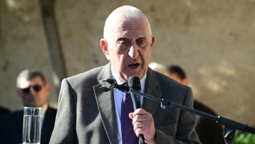 Κακλαμάνης: Η Βουλή θα προσλάβει ένα από τα 12 παιδιά πολύτεκνης οικογένειας 