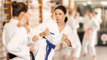 Τραυματισμοί στα σπορ: Τι καλύπτουν τα ασφαλιστήρια για ερασιτέχνες και επαγγελματίες αθλητές
