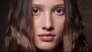 Οι αγαπημένοι μας οροί ματιών για ορατά πιο νεανικό και ξεκούραστο βλέμμα
