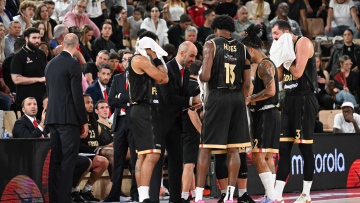 Γλίτωσε το κάζο στο Κύπελλο Γαλλίας η Μονακό, 90-89 το Στρασβούργο, η αγκαλιά του Σπανούλη με τον Τόνι Πάρκερ 