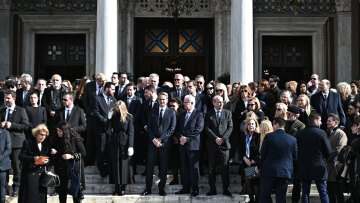 Η Ελλάδα αποχαιρέτισε την Ελένη Γλύκατζη-Αρβελέρ, στον Βύρωνα η ταφή της - Επικήδειοι από Μητσοτάκη και Τασούλα στη Μητρόπολη Αθηνών