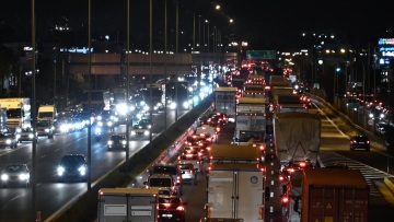 Σε εξέλιξη η έξοδος των εκδρομέων της Καθαράς Δευτέρας: Μποτιλιαρισμένος ο Κηφισός, 30λεπτες καθυστερήσεις στην Αττική Οδό