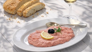 Ταραμάς: Τι είναι, από τι φτιάχνεται και πώς τον επιλέγουμε (+συνταγές)