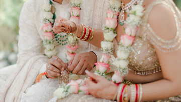 Ινδικοί γάμοι στην Ελλάδα: Πολυήμεροι εορτασμοί, υψηλά budgets και η μεγάλη ευκαιρία για τον γαμήλιο τουρισμό