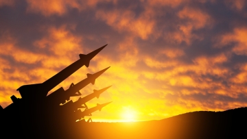 Θωρακίζεται το Ιράν: Προς συμφωνία με την Κίνα για την αγορά αντιπλοϊκών πυραύλων κρουζ 