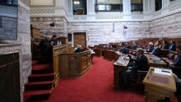 Ηχηρό ναι των αποδήμων σε επιστολική ψήφο και τριεδρική περιφέρεια
