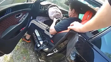 «Ηλίθιος ήμουν»: Ο Βινς ΜακΜάχον οδηγεί με 180 χλμ./ώρα πριν τη σφοδρή σύγκρουση με Bentley