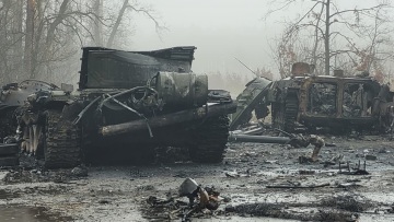 Εδώ δεν πιάνουν οι ευχές: Τέσσερα χρόνια πολέμου στην Ουκρανία, το αιματοκύλισμα που άλλαξε τον κόσμο συνεχίζεται και η ειρήνη ξεμακραίνει