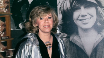 Η κόρη της φεμινίστριας Έρικα Τζονγκ: «Μετά το διαζύγιο με άφησε στην νταντά μου και πήγε στη Νέα Υόρκη»