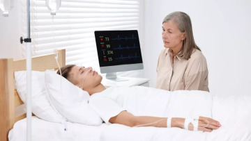 Μια μητέρα μιλά για το κενό στη φροντίδα παιδιών με σπάνιες νόσους – Σε ποιο νοσοκομείο πηγαίνουν όταν ενηλικιώνονται;