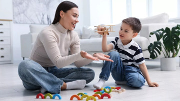 Το παιχνίδι φέρνει πιο κοντά μητέρες με δίγλωσσα παιδιά