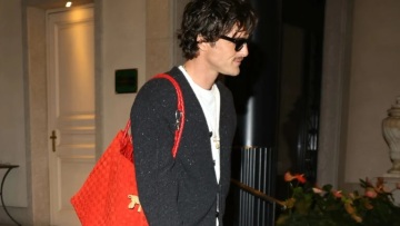 Μπορούμε να μιλήσουμε λίγο για τις τσάντες του Jacob Elordi;