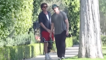 Η βόλτα του Πέδρο Πασκάλ με τον Ραφαέλ Ολάρα που έριξε ξανά «λάδι στη φωτιά» για τη σχέση τους, δείτε βίντεο και φωτογραφίες