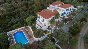 Πλειστηριασμοί: Τι «κλήρωσε» για οικογένειες Καλογρίτσα, Αγούδημου και τα άλλα βαριά σφυριά