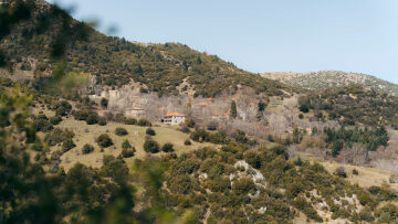 8 μονοπάτια στην Ελλάδα για την Άνοιξη