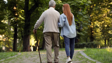 Δημογραφικό: Η Ελλάδα γερνάει με ταχύ ρυθμό – Τα σενάρια έως το 2050