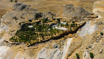 Ταξιδεύοντας στο Νότιο Ηράκλειο: Mία διαδρομή γεμάτη αντιθέσεις και μνήμες
