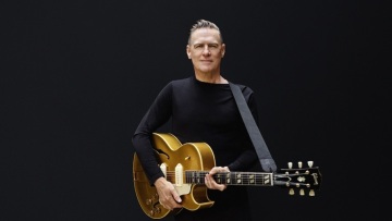 Μπράιαν Άνταμς: Η Αθήνα ανάμεσα στους σταθμούς της περιοδείας του